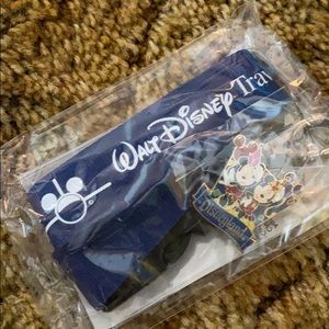 Walt Disney Travel lander with pin